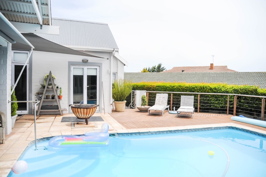 5 Bedroom Property for Sale in Myburgh Park Western Cape